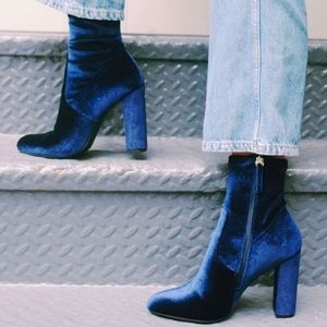 Steve Madden navy velvet Edit bootie